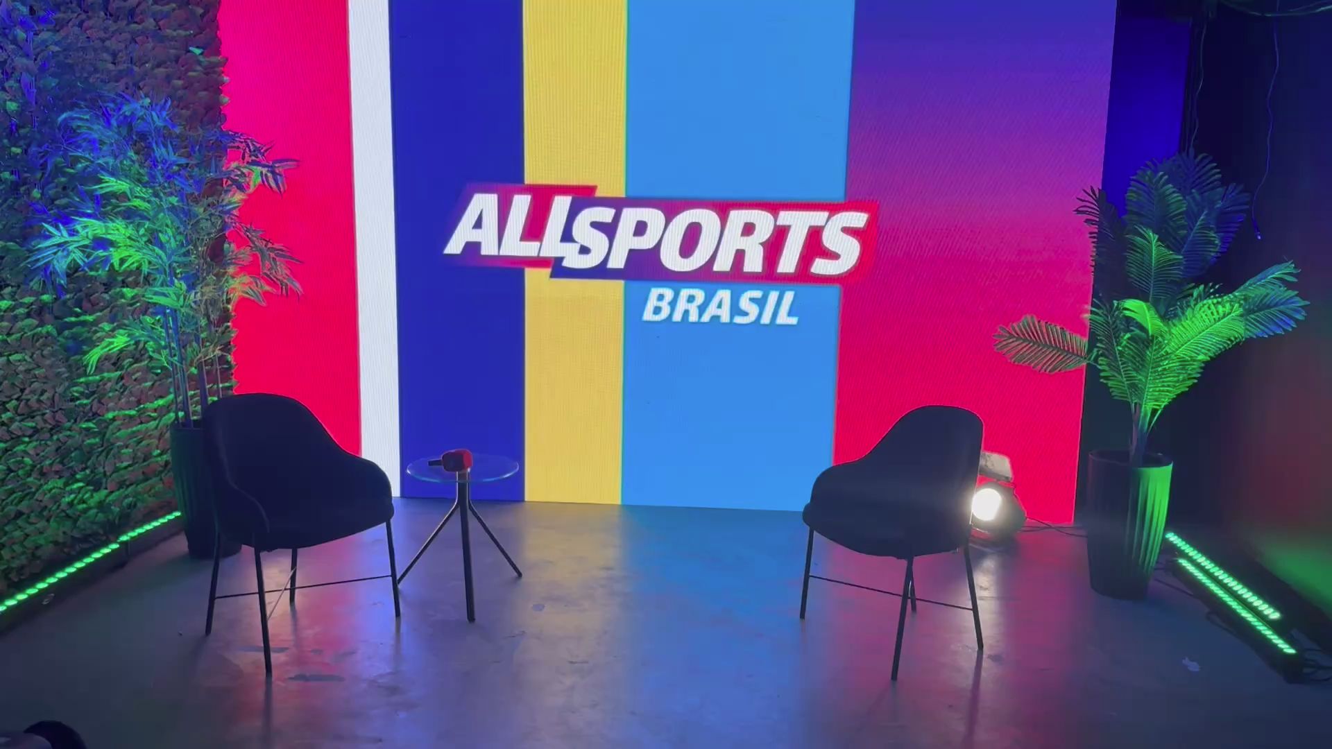 Estúdio AllSports Brasil — painel de LED